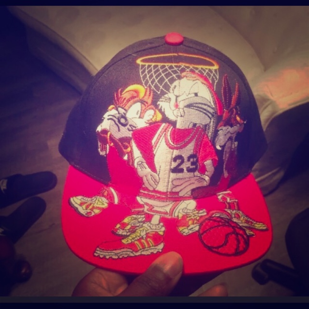 BUGSy Bunny SnapBack PREOWNED as is